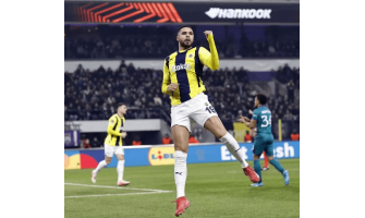 Il Fenerbahce brilla! Mourinho guida la squadra all'attacco della tripla corona!